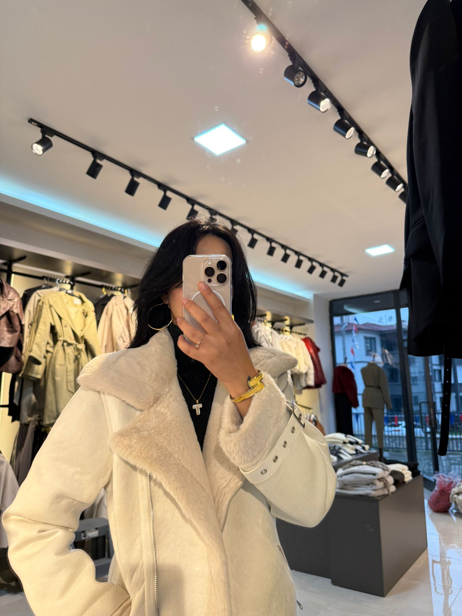 Orijinal Marka Model İçi Kürklü Kadın Mont – Tuğçe Sarıoğlu Collection - Görsel 2