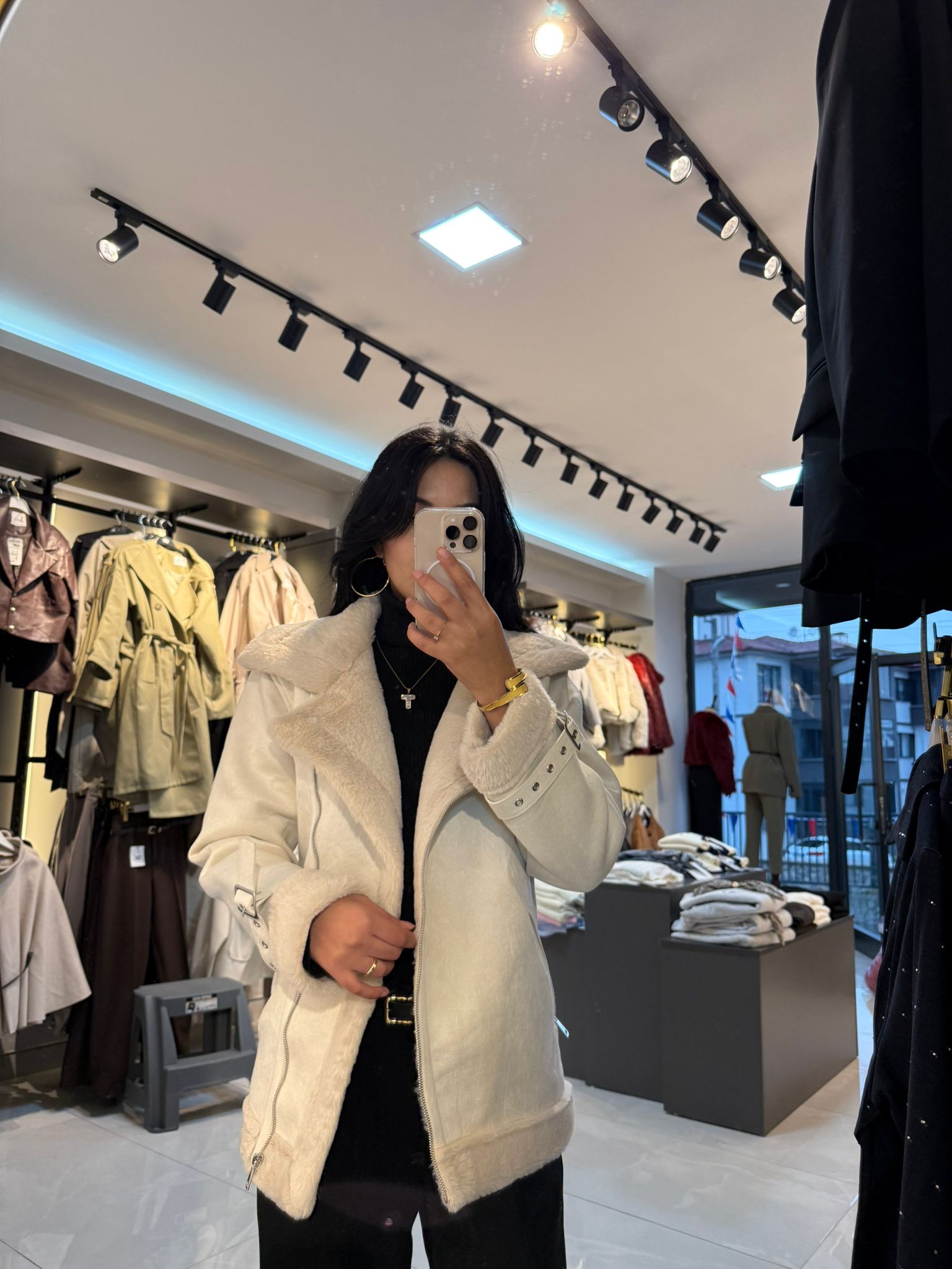 Orijinal Marka Model İçi Kürklü Kadın Mont – Tuğçe Sarıoğlu Collection