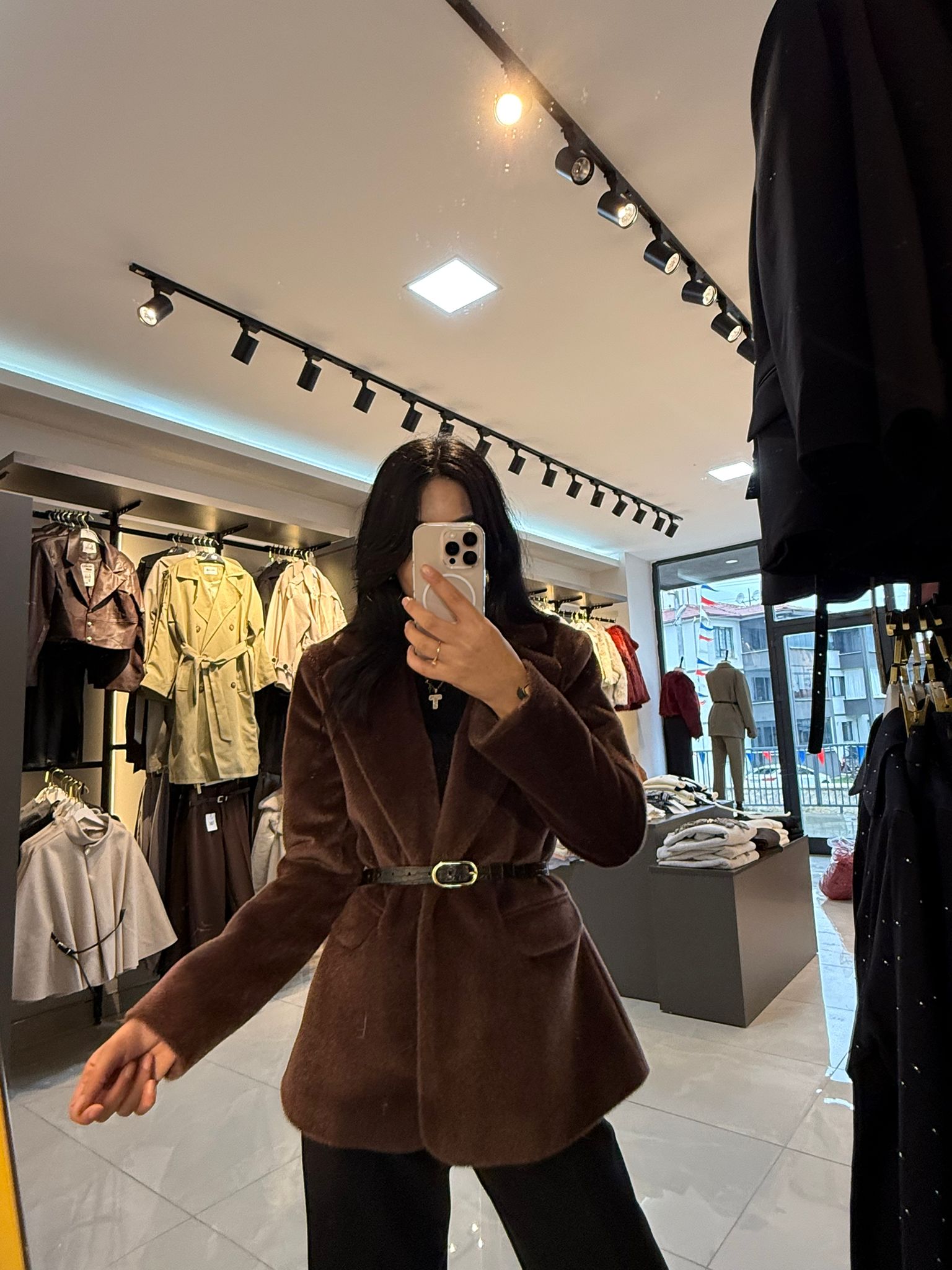 Kahverengi Kemerli Ceket Mont