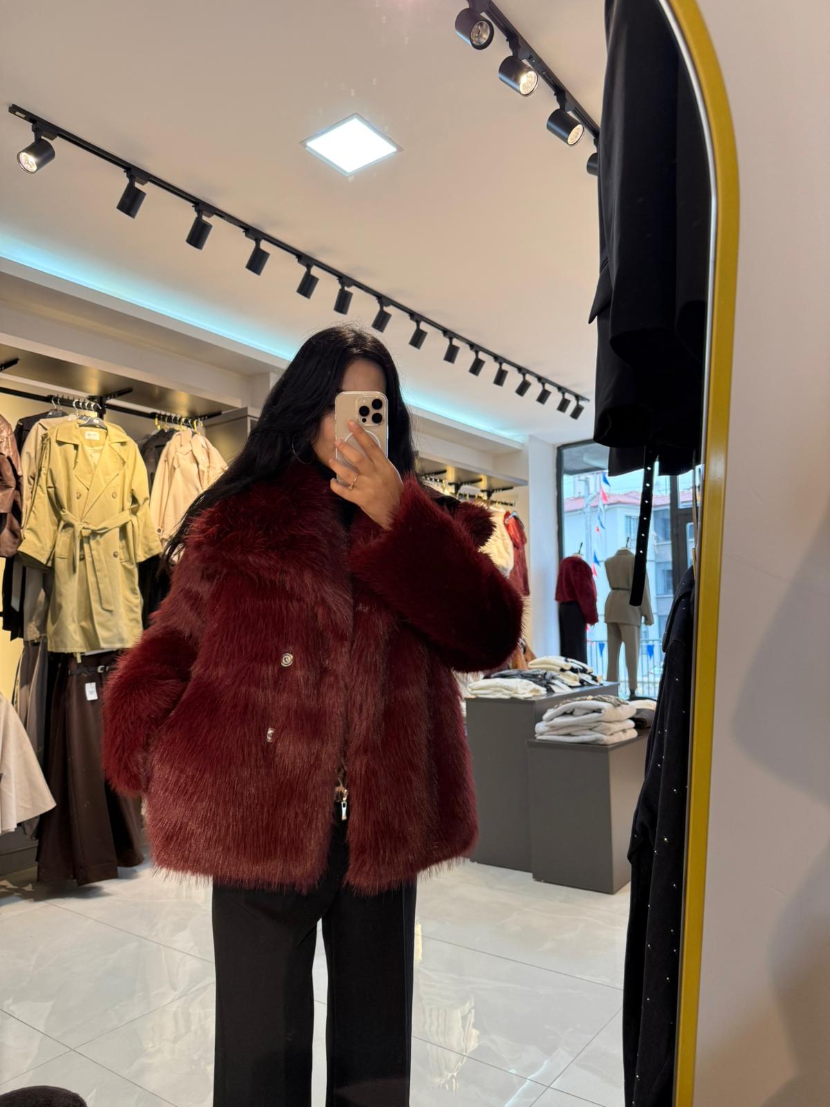 Göz Alıcı Lüks: Premium Kalite Bordo Kürk - Görsel 4