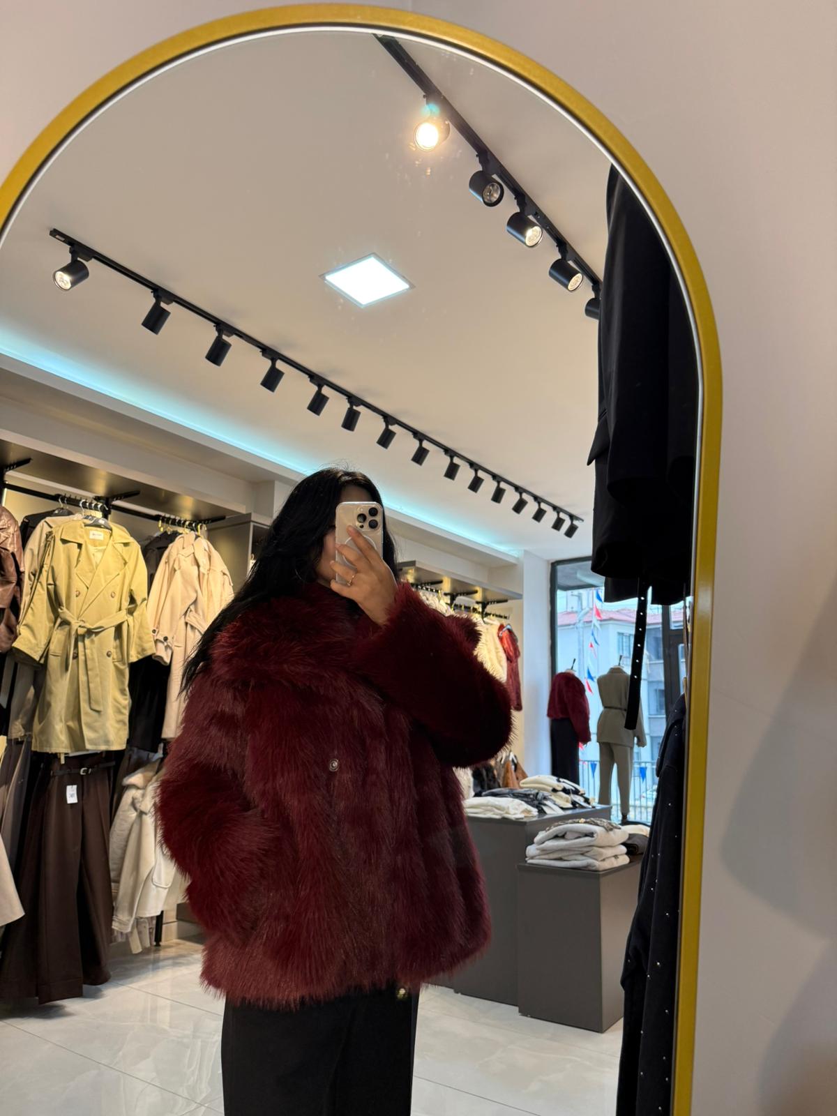 Göz Alıcı Lüks: Premium Kalite Bordo Kürk - Görsel 5